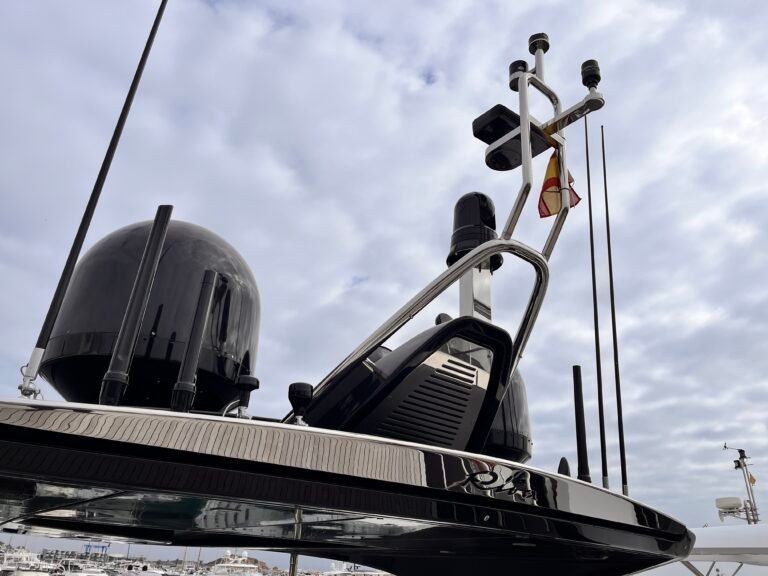 Instalación de sensores meteorológicos en embarcaciones — marine electronics installation for yachts