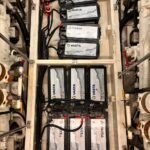 sistema-de-baterias-en-sala-de-maquinas-de-motora-de-30m — marine electronics installation for yachts