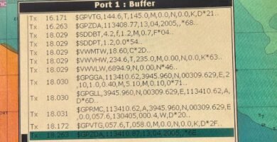 Visualización de datos NMEA 0183 transmitidos, incluyendo varios tipos de oraciones como $GPGGA y $GPVTG, indicando información de posición y velocidad.