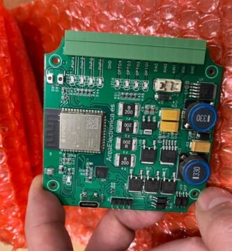 placa-de-interfaz-de-comunicacion-de-electronica-naval — marine electronics installation for yachts