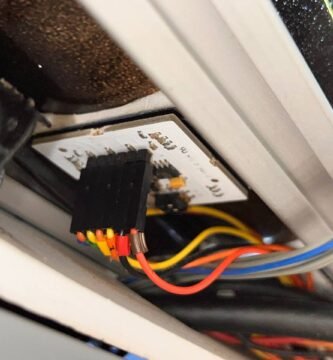 conexiones-de-botonera-tactil-naviop-en-sistemas-de-navegacion — marine electronics installation for yachts